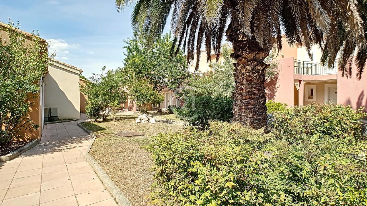Appartement village 9 en résidence de vacances en Camargue Arles Esterno foto